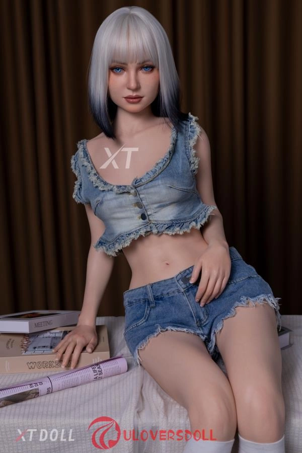 XT Small Breast Love Dolls