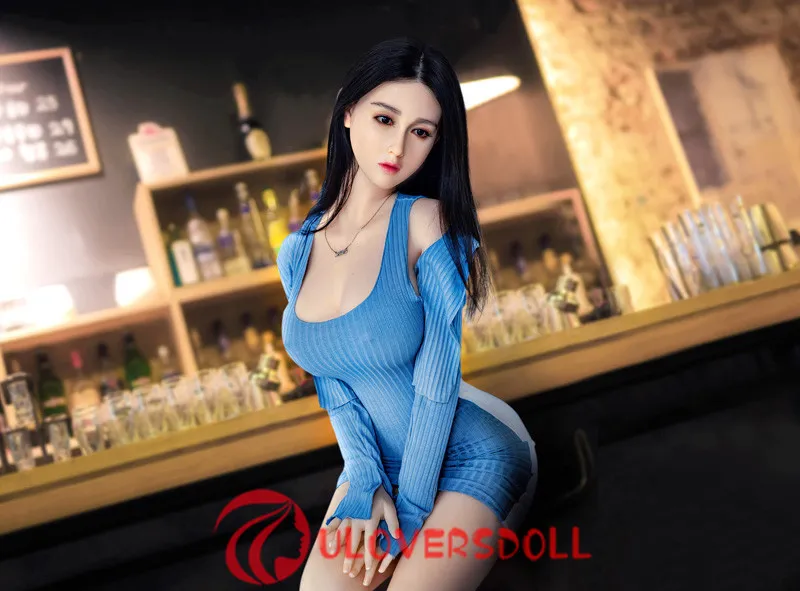 realistic silicone sexy doll