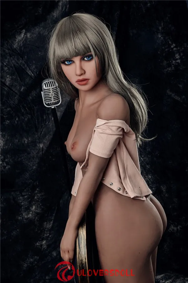 small boobs sex doll