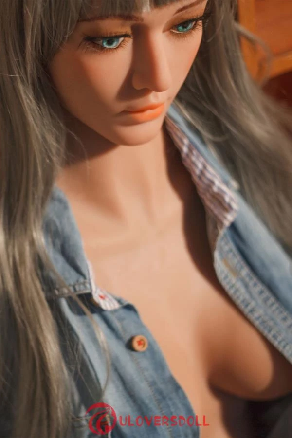 Canadian Style Love Doll